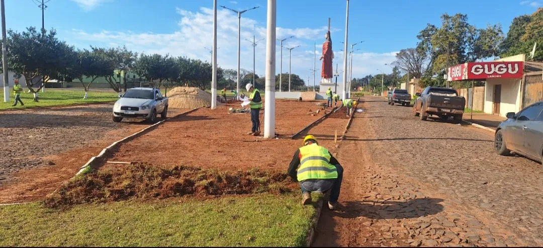 Construyen la Plaza Santísimo Redentor en Zanja Pytã para recreación y esparcimiento ciudadano