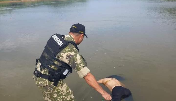 Hallan el cuerpo de la mujer desaparecida, pero no hay rastros de sus hijos