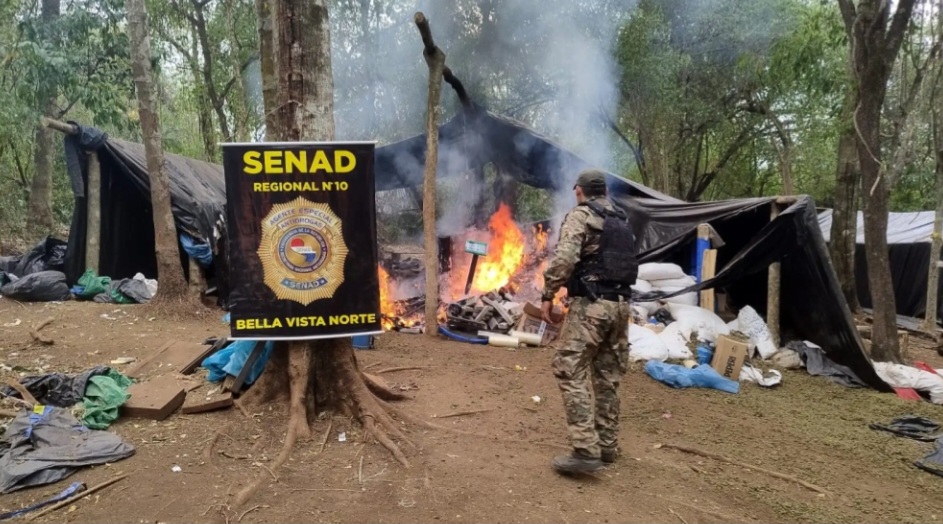 Encuentran mega campamento en Bella Vista Norte, con reglamento interno y toneladas de marihuana