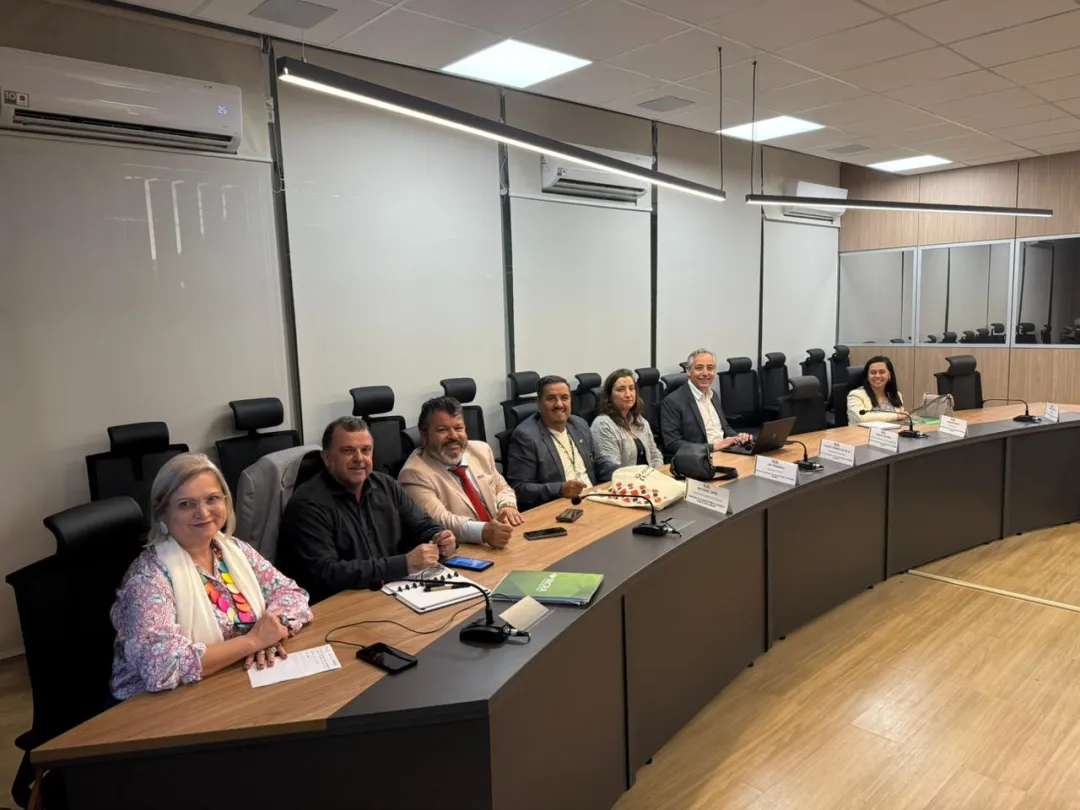 Carlos Bernardo impulsa desarrollo de Mato Grosso do Sul y agenda visita de Lula