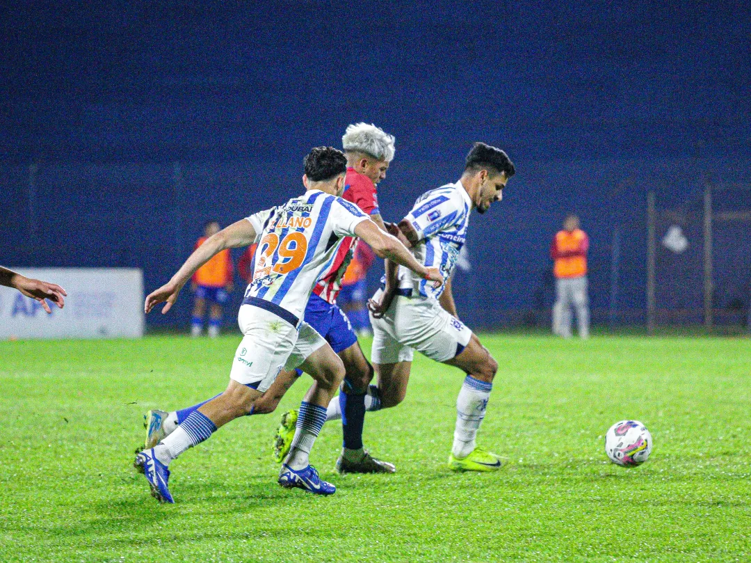 Agónica clasificación del Gallo a octavos de la Copa Paraguay