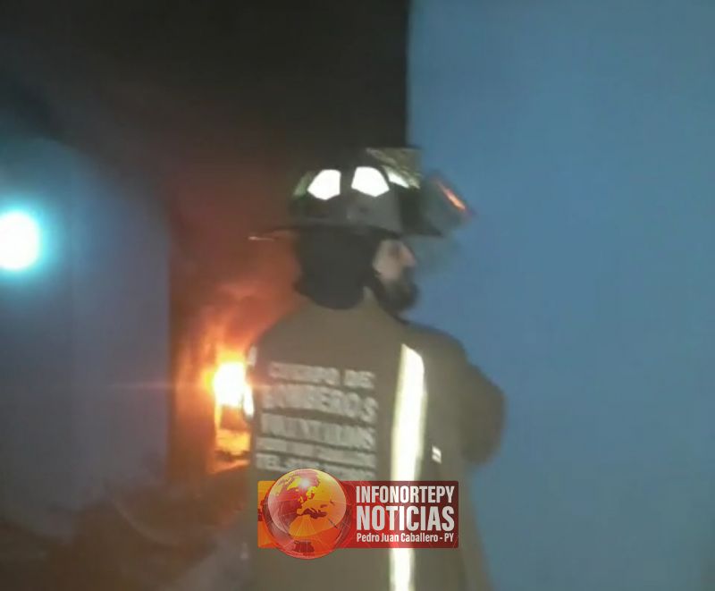 Amenazó con matar a su concubina y luego quemó  inquilinato en Pedro Juan