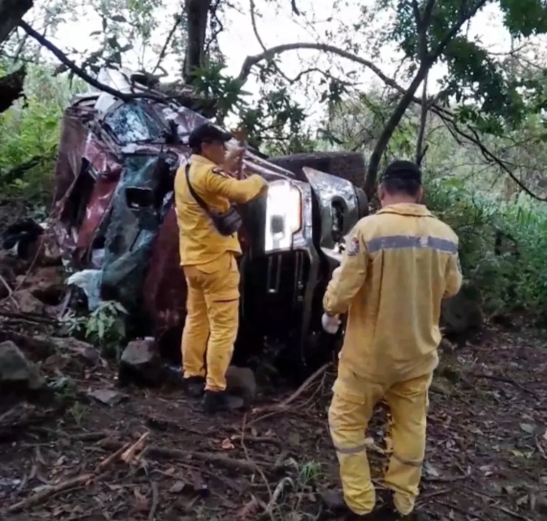 Camioneta volcó en Itapopó sin heridos
