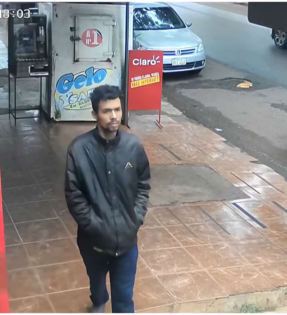 Solitario delincuente hurto una moto en Pedro Juan