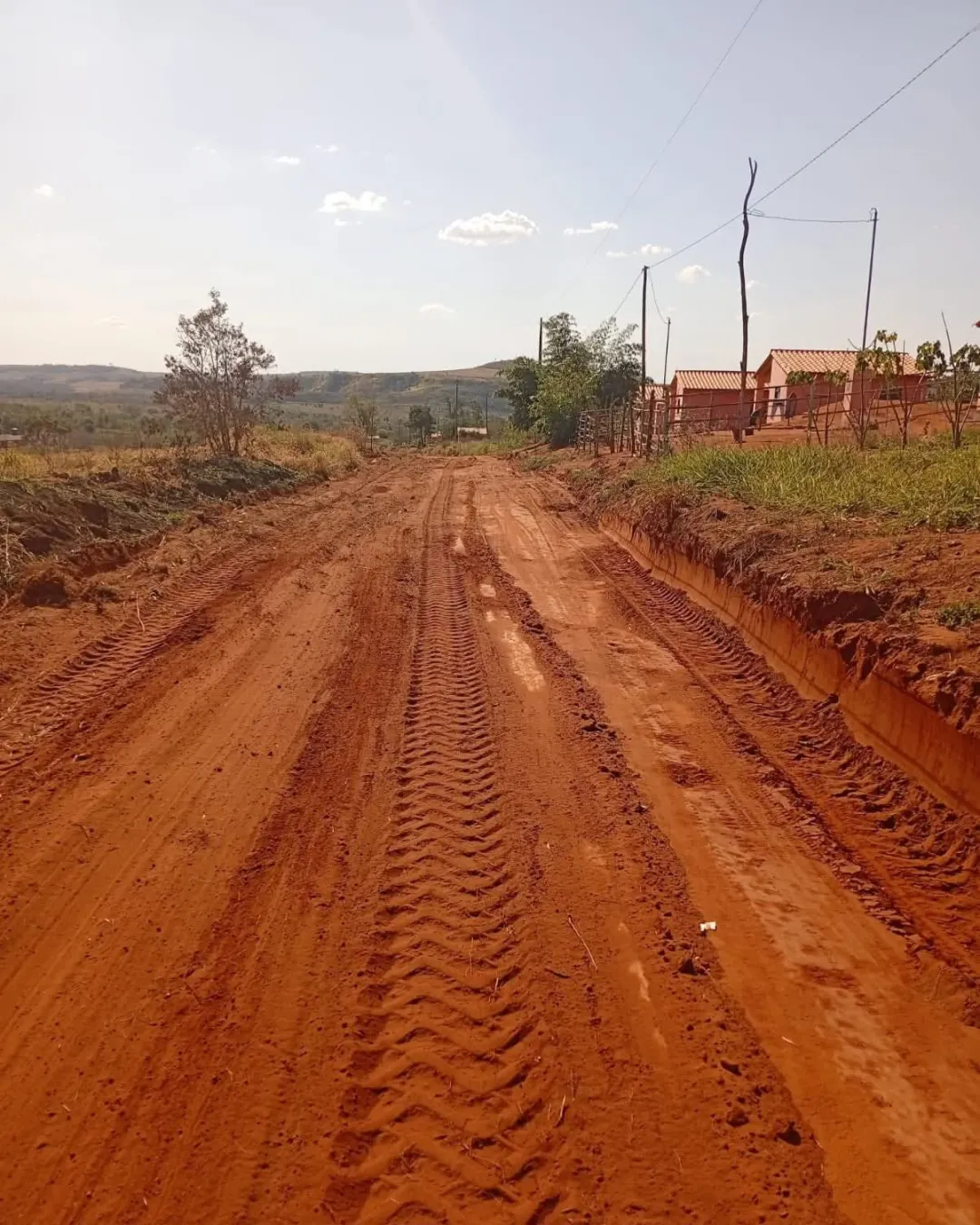 Cerro Corá mejora caminos vecinales: 25 km perfilados en Colonia María Auxiliadora y Jakairá