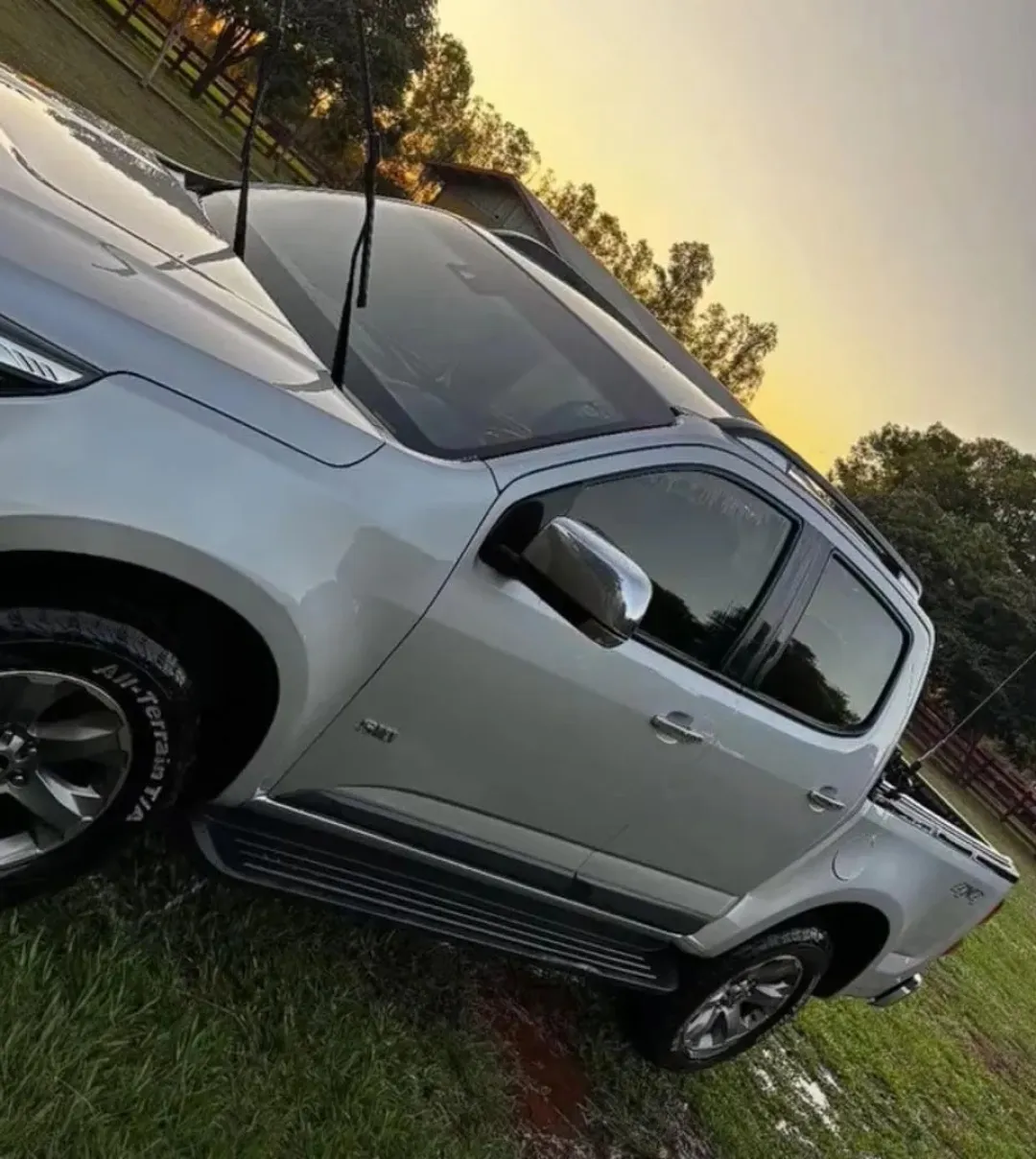 Camioneta robada en Brasil recuperada en Fortuna Guazú