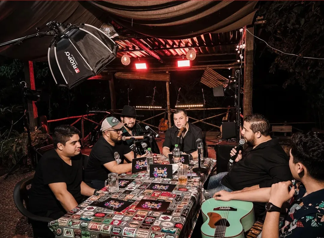Jóvenes Músicos Rompen Barreras con Podcast