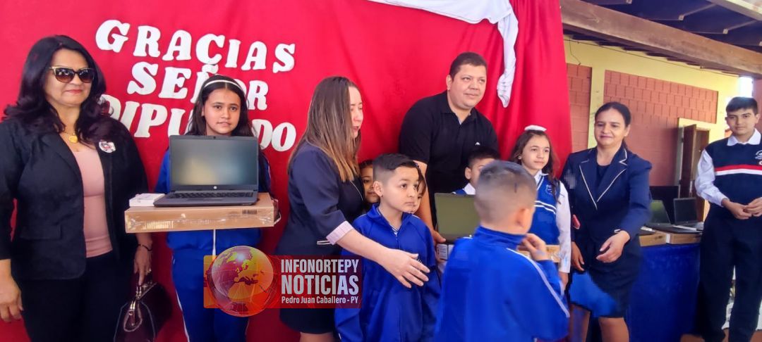 Diputado Juancho Acosta entregó notebook a cinco escuelas de Pedro Juan