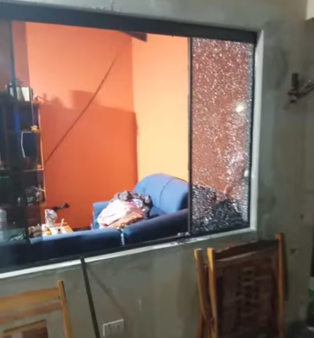Sicarios rociaron a tiros una vivienda y matan a un hombre