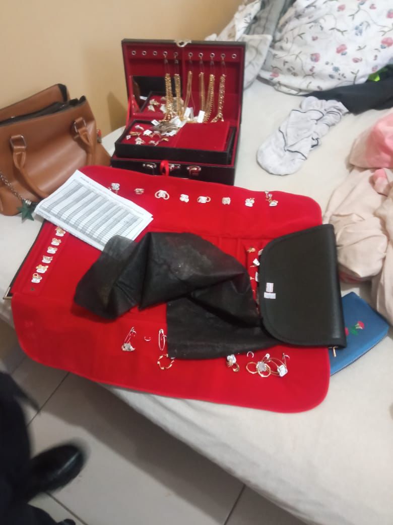 Delincuentes hurtaron objetos de valor de casa de docente en Pedro Juan.