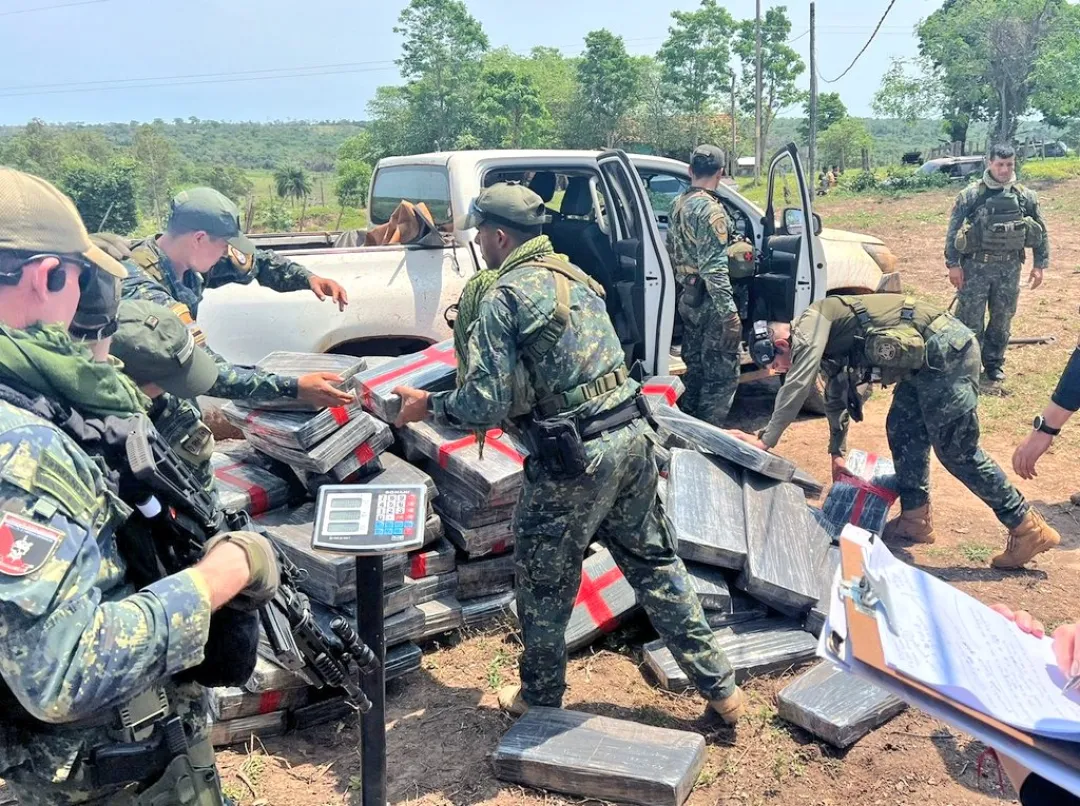 Hallan droga y vehículos en bases que serían de Macho en Canindeyú