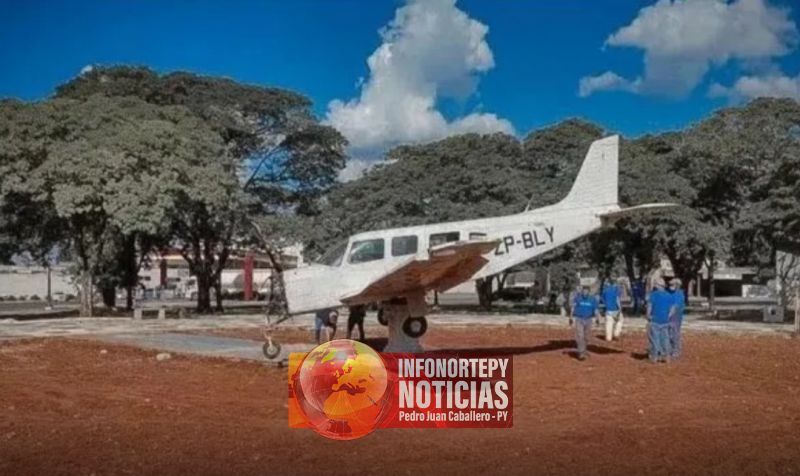 Avión de narco paraguayo es convertido en un monumento en Brasil