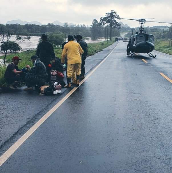 Rescatan a indígenas tras desborde del río Aquidabán en Amambay