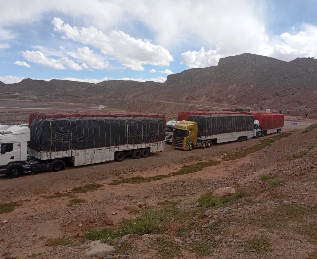 30 camioneros paraguayos están varados hace dos semanas en la provincia de Jujuy