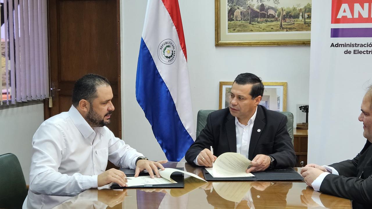 Intendente de Cerro Corá firmó convenio con la ANDE para iluminación