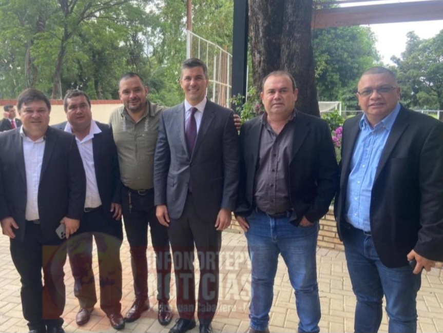 Intendentes de Amambay se reunieron con el Presidente Santiago Peña.