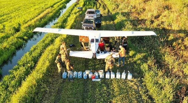 Juez ordena prisión de implicados en carga de 420 kilos de cocaína