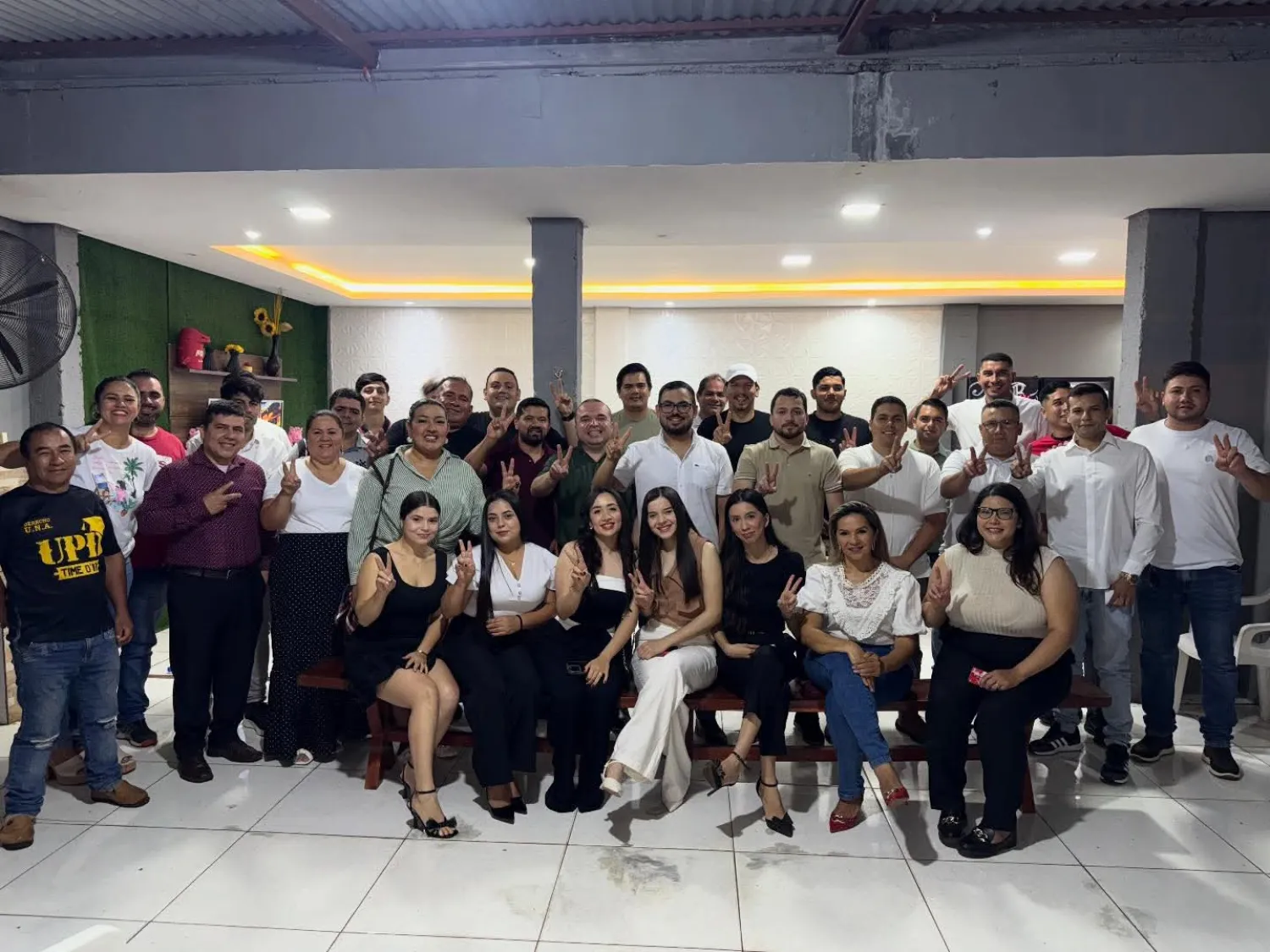 Paulo Acosta recibe respaldo de jóvenes abogados para su candidatura a concejal en PJC