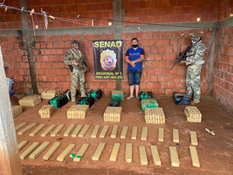 Casi cuatrocientos kilos de marihuana fue encontrado en un pozo en Pedro Juan