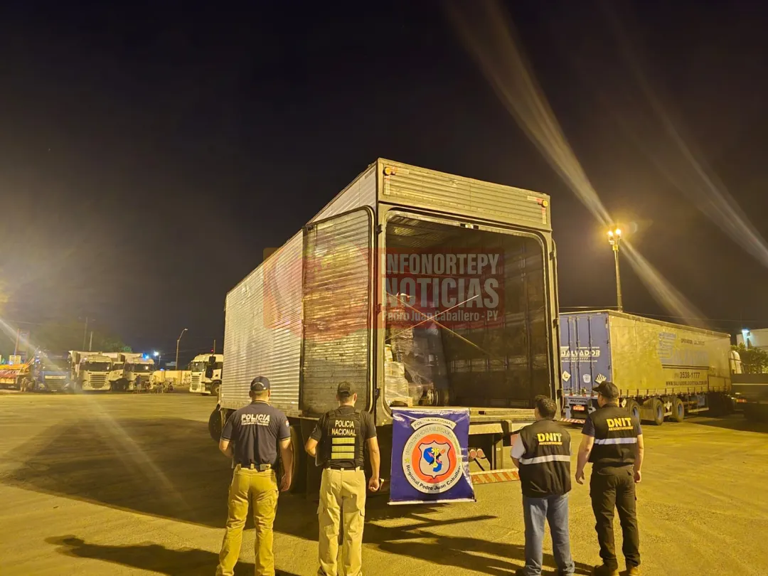 Incautan camión con mercadería ilegal en Zanja Pyta