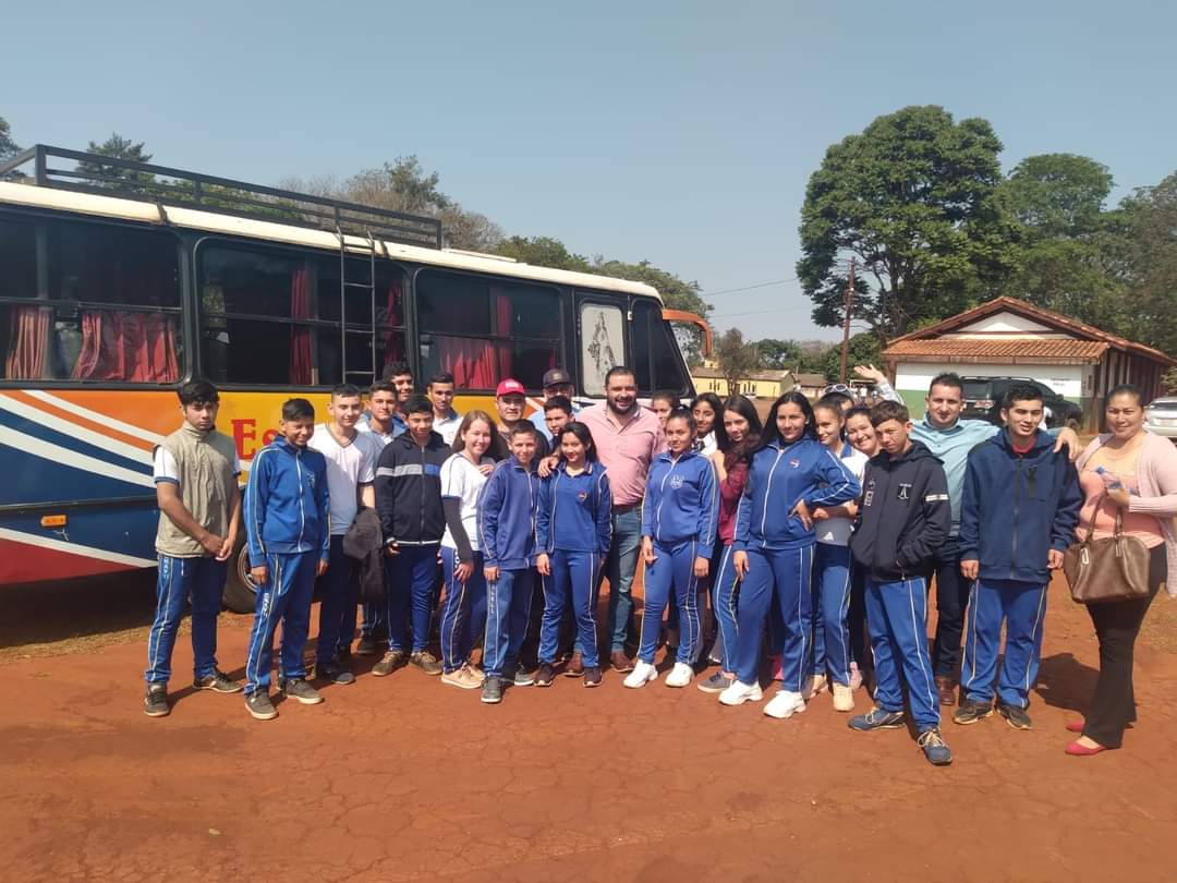 Municipalidad de Cerro Corá implementa transporte escolar gratuito