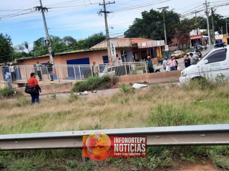 Tres miembros de una familia mueren descurtizadas al ser atropellados por un camión
