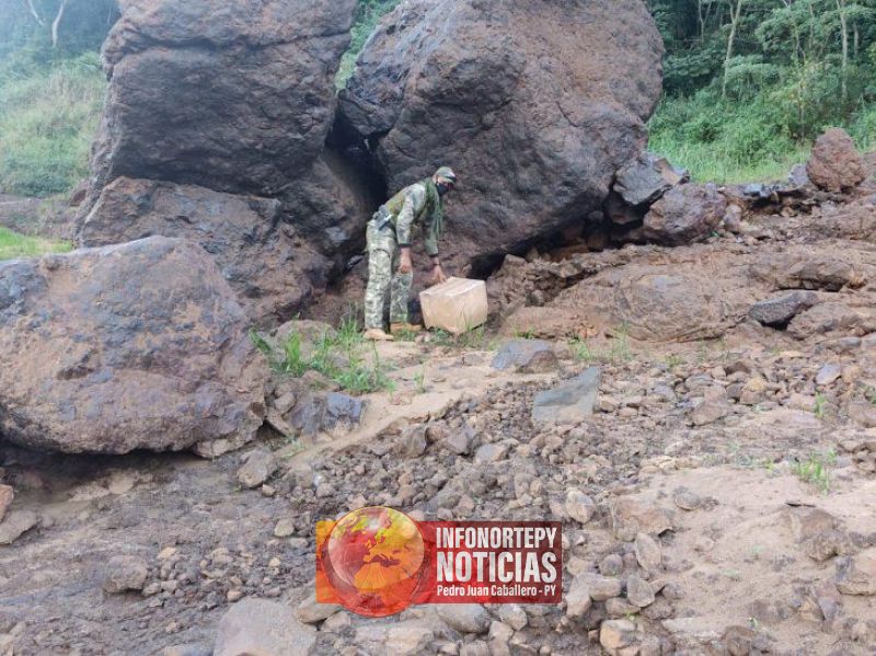Armada encuentra 22 kilos de cocaína a orillas del río Paraná