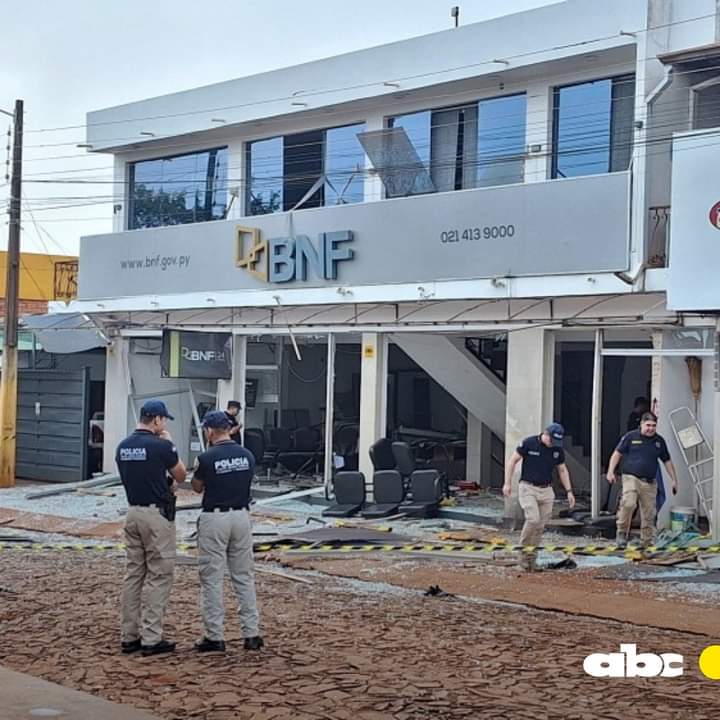 Asalto a BNF en Natalio: Gavilla contaba con 15 integrantes y perpetró atraco en pocos minutos