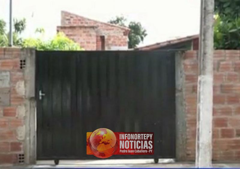 Una mujer mata a su pareja y luego se entrega a la Policía