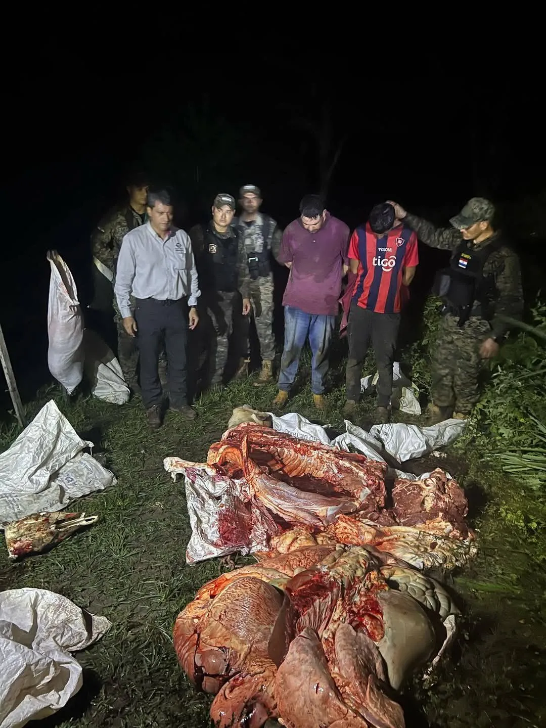Paso Horqueta: Cae dos abigeos faenando clandestinamente en estancia