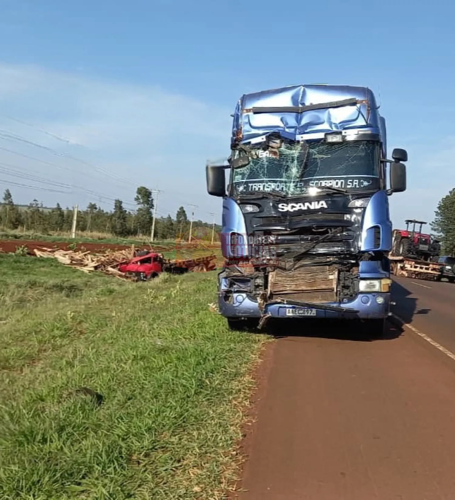 Choque entre dos camiones en la Ruta PY05 en Pedro Juan deja daños materiales