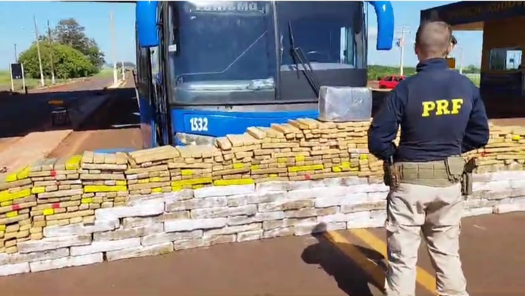 Ómnibus que partió de Asunción cayó en Ponta Porá con más de mil kg de marihuana.