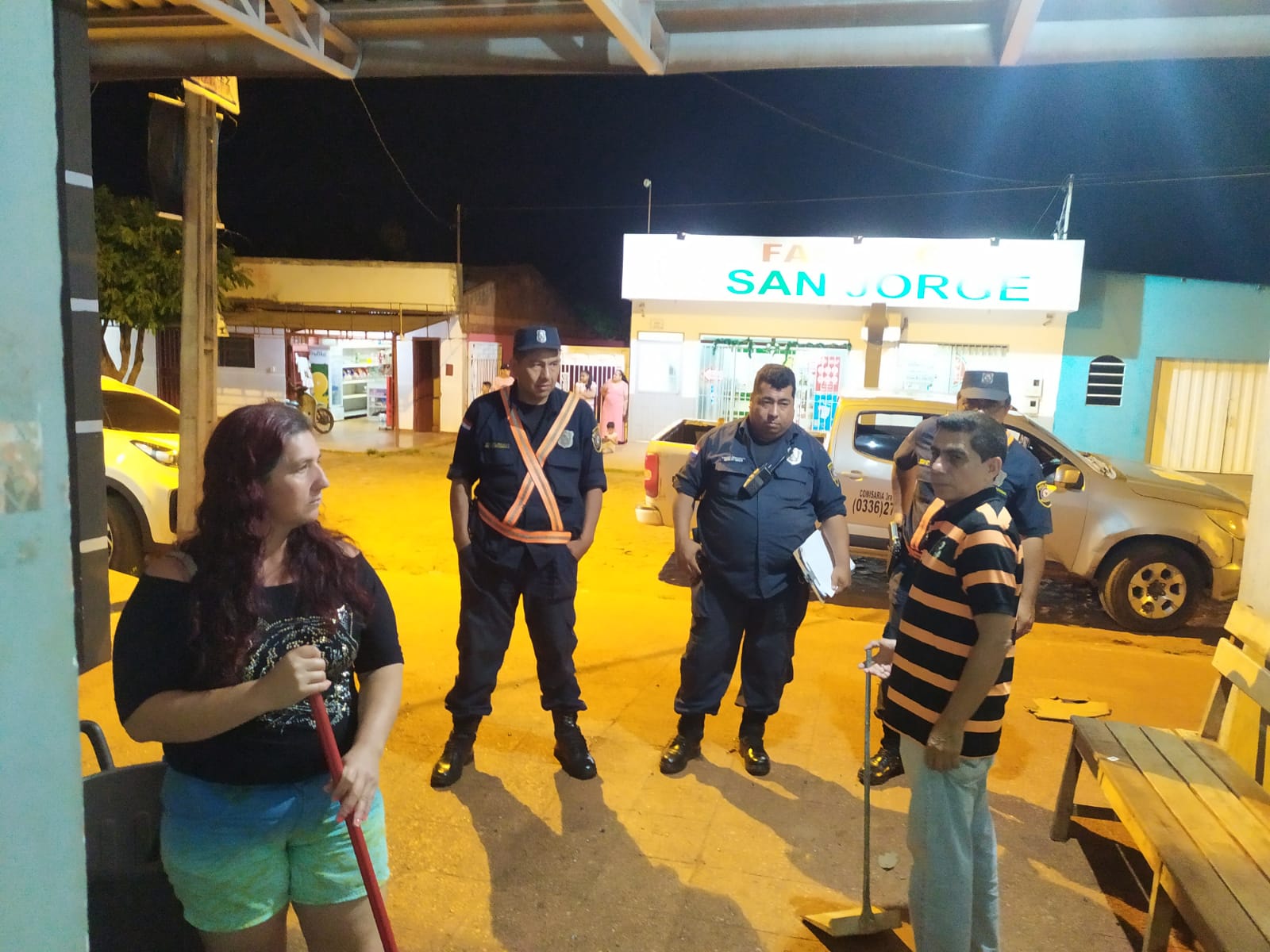Furioso por huelga rompió la puerta del Puesto de Salud del barrio Obrero.