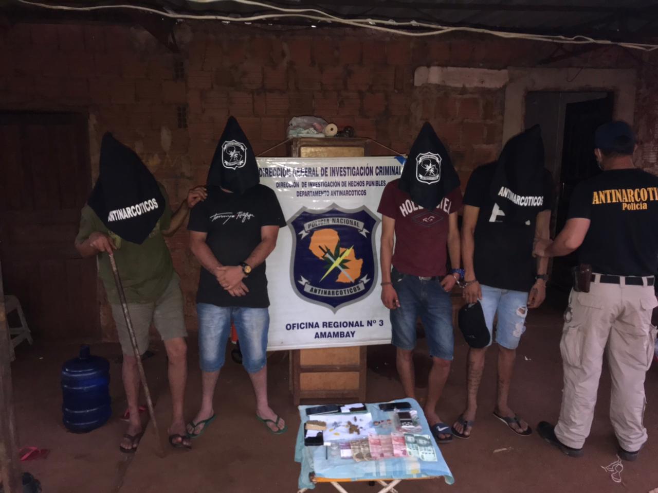 4 detenidos durante allanamiento de Antinarcóticos en Pedro Juan