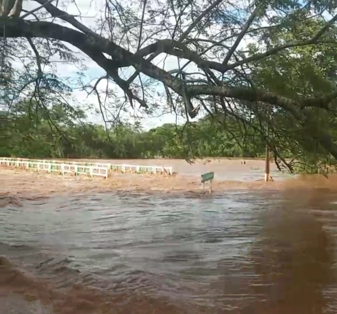 Varías colonias quedaron aisladas por desborde del Río Aquidabán en Amambay
