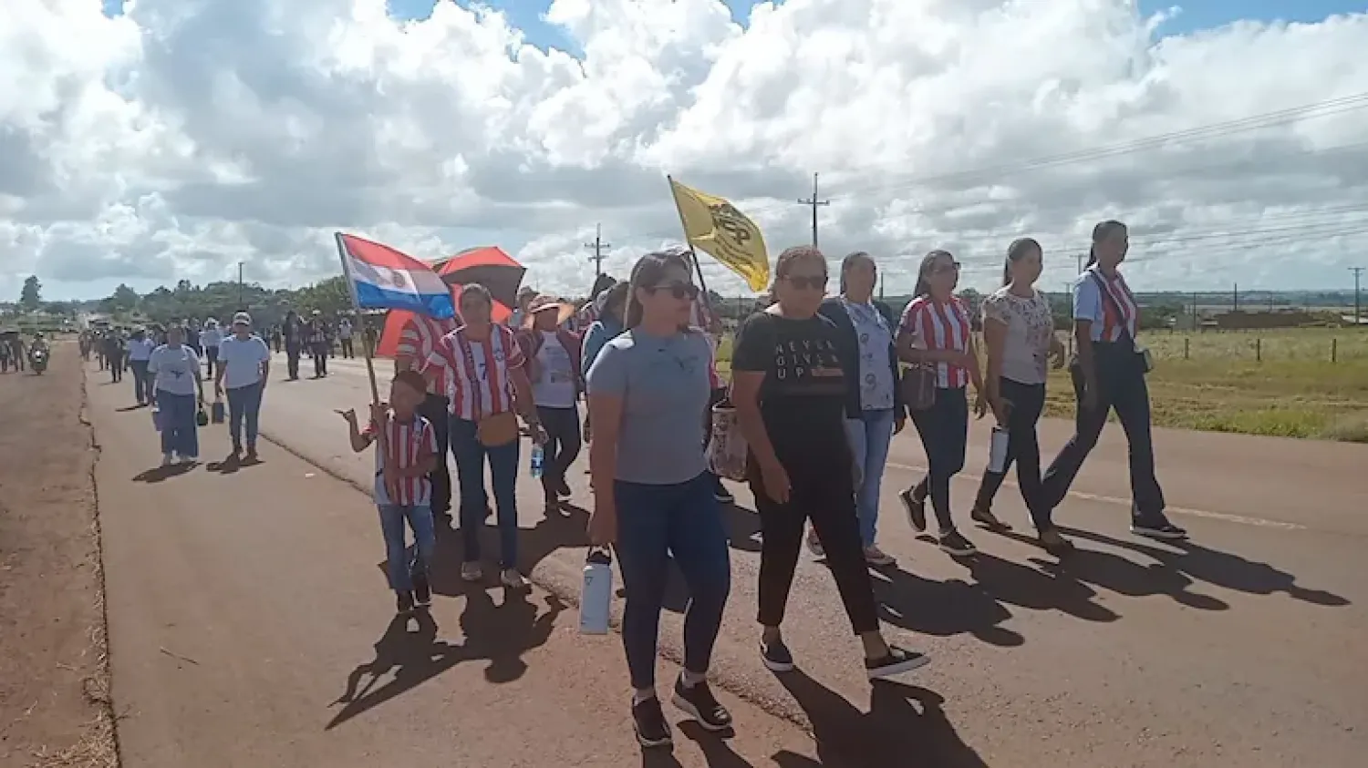 Caja fiscal: docentes de PJC protestan con cierres en la ruta PY05