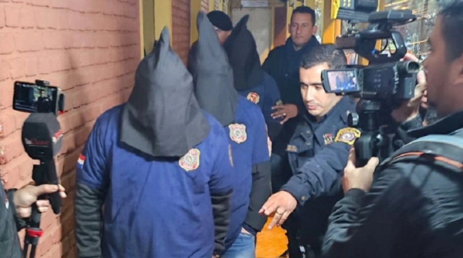 Falsos policías detenidos tras asalto y enfrentamiento a tiros en Hernandarias