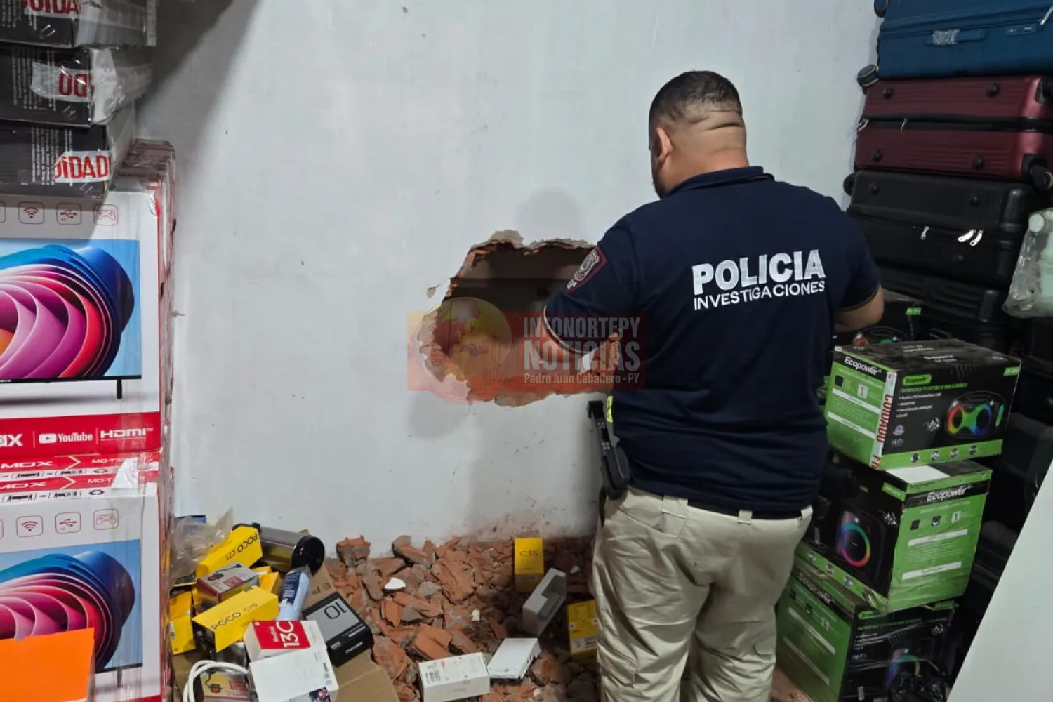 Abren boquete y llevan teléfonos celulares de un local comercial de Pedro Juan