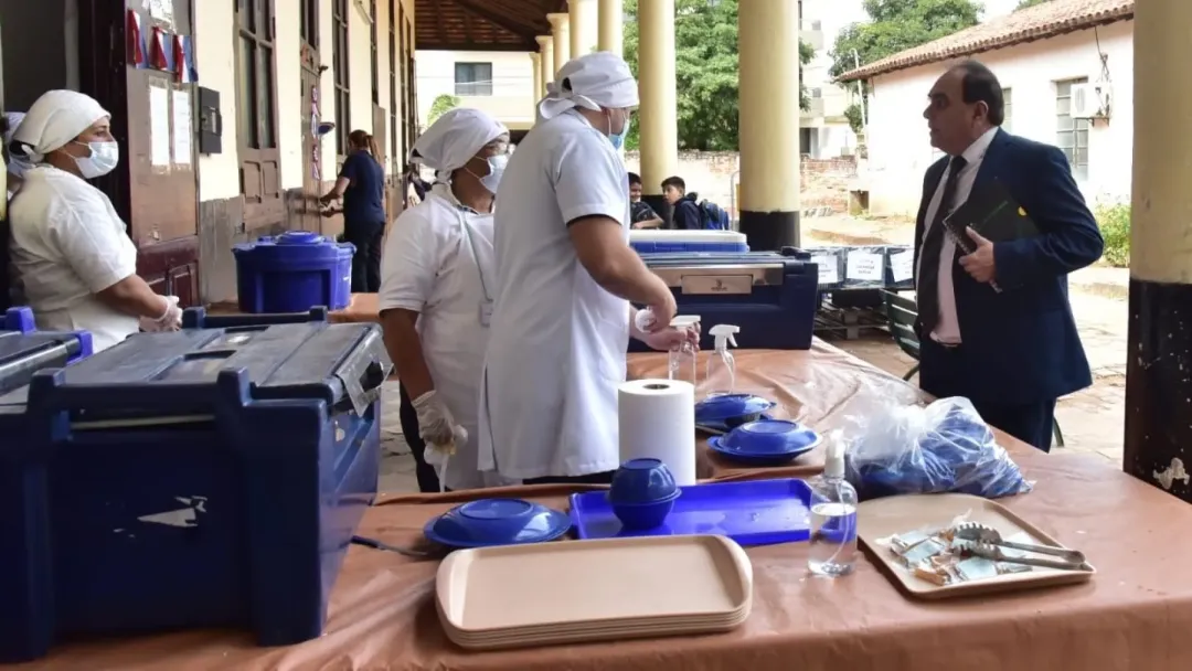 MEC advierte con “consecuencias civiles o penales” a directores que hagan denuncias por comida en mal estado