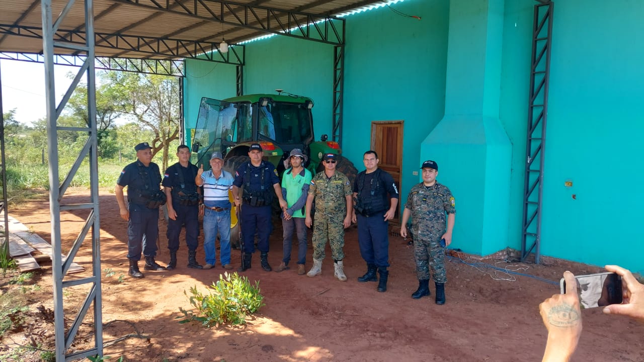Recuperan tractor hurtado en zona Capitán Bado