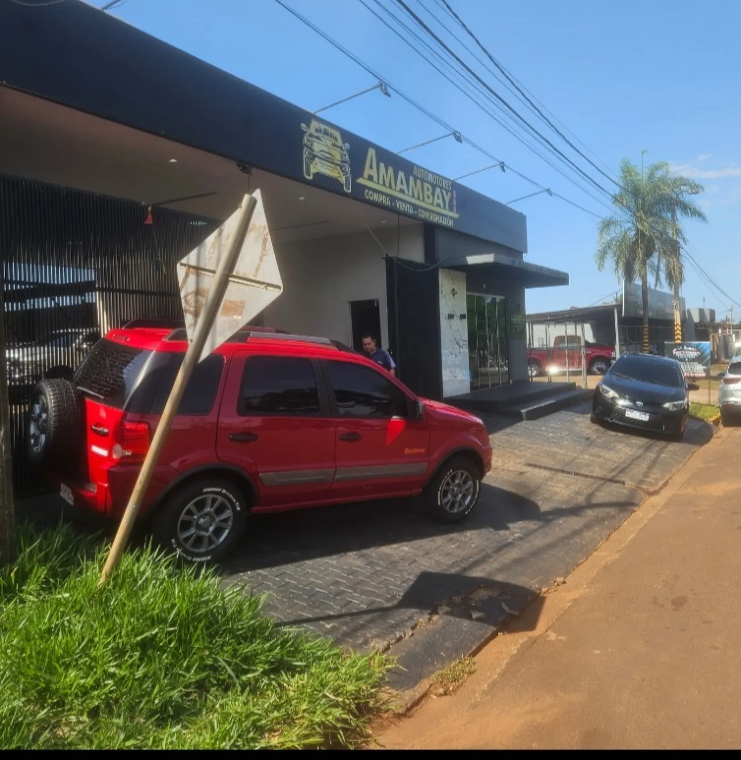 Allanan playa de ventas de vehículos en Pedro Juan por supuesta apropiación