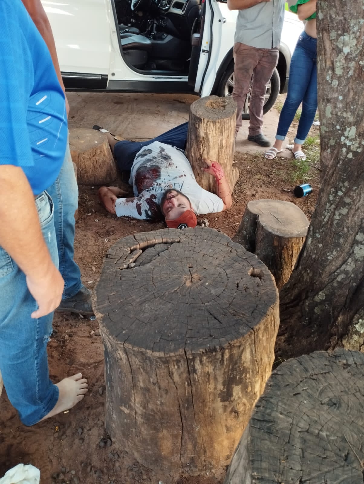 Sicarios matan a tiros a un hombre y luego se fugan a pie.