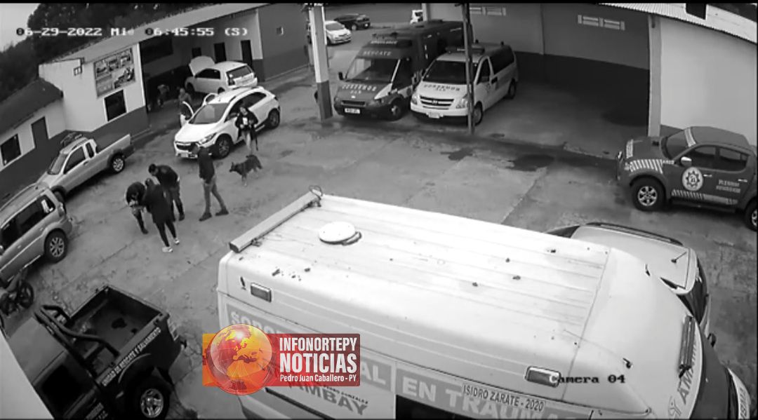 Bomberos salvan a una beba que se atragantó con su saliva.