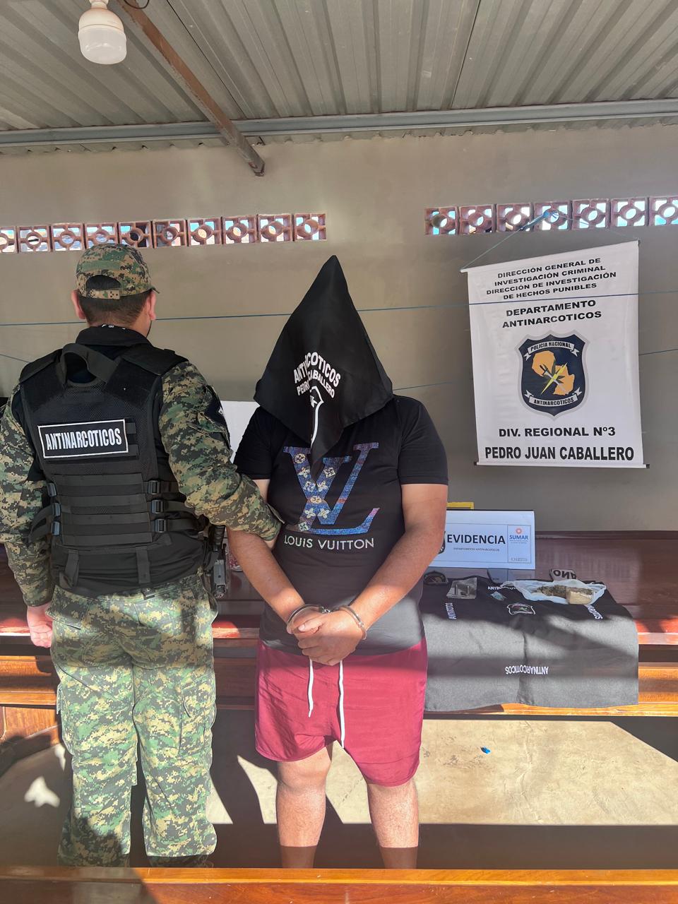 Antinarcóticos de Pedro Juan incautaron drogas en una casa.