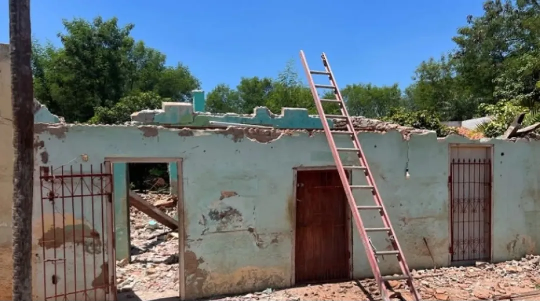 Derrumbe de vivienda provoca muerte de albañil en Concepción