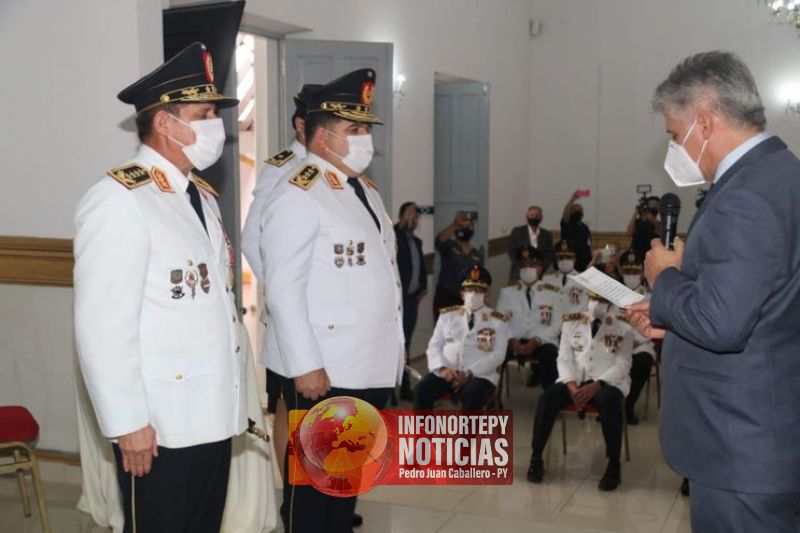 Juran nuevas cabezas de la Policía Nacional