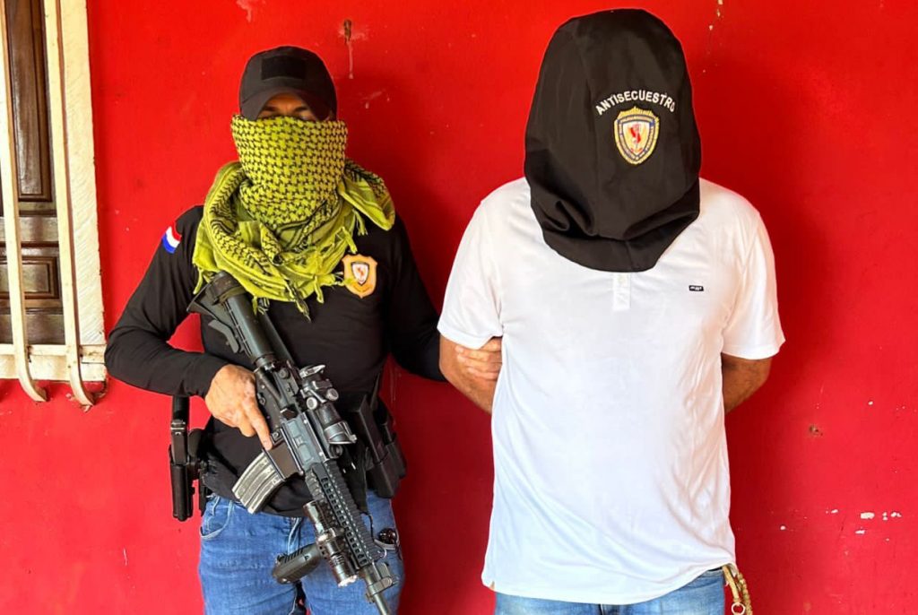 Detienen a implicado en esquema de extorsión que operaría desde cárcel de San Pedro