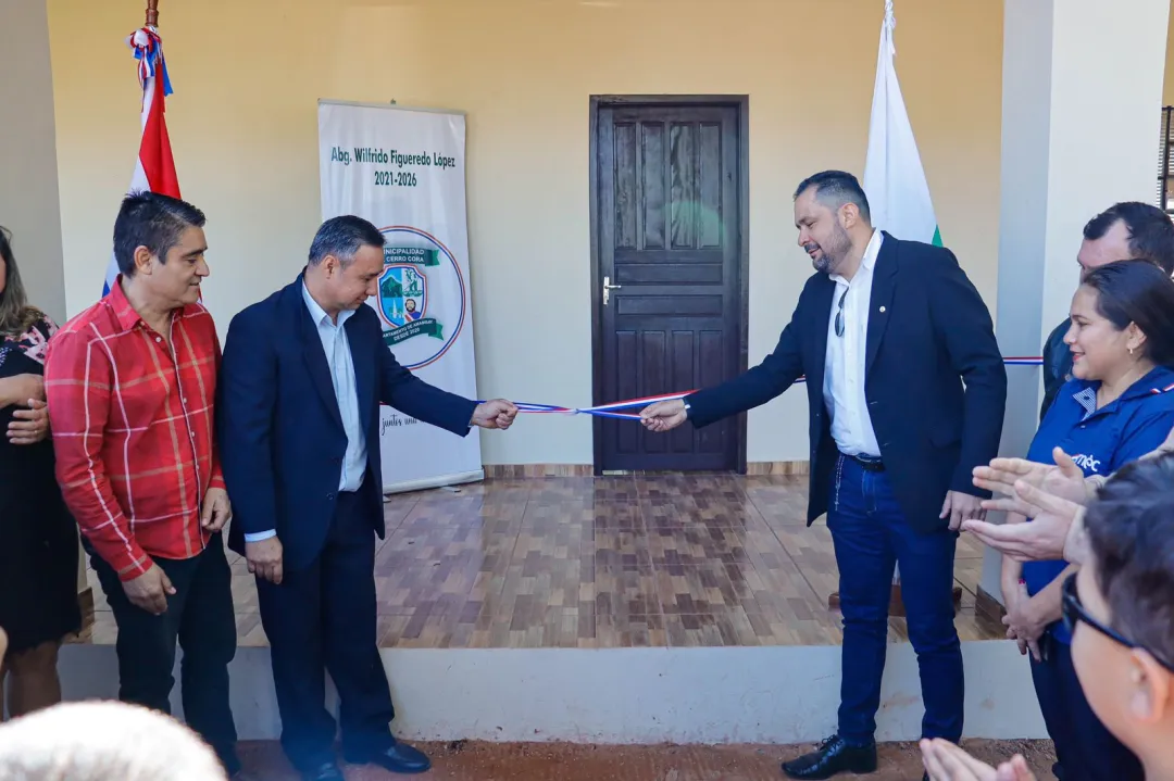 Intendente Wilfrido Figueredo inaugura nueva aula en Cerro Corá