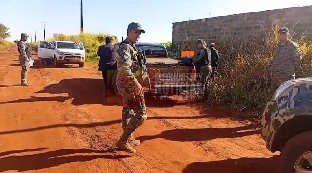 Persecución y balacera en Zanja Pytã termina con dos fetenidos y marihuana incautada