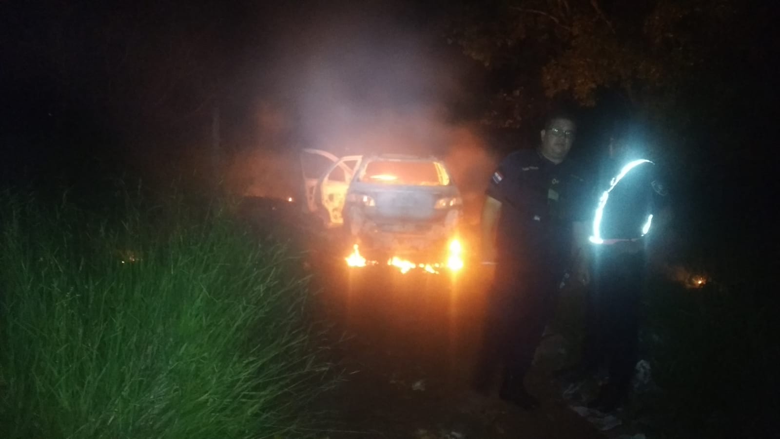 Incineran en Pedro Juan vehículo robado en Brasil
